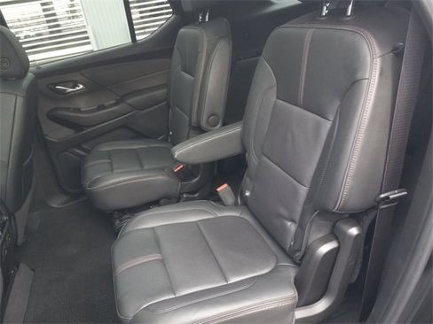 Used 2022 Chevrolet Traverse RS image 13