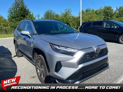 Used 2025 Toyota RAV4 SE w/ Weather & Moonroof Package