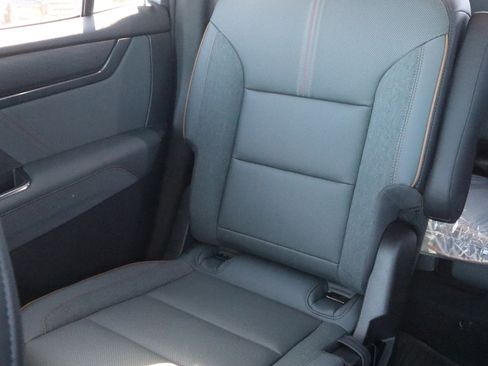 New 2026 GMC Acadia AT4 w/ Luxury Package AWD/4WD image 15