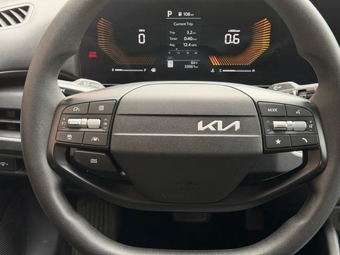 Used 2025 Kia K4 FWD image 23