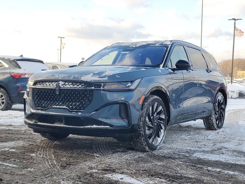 New 2026 Lincoln Nautilus Reserve w/ Jet Appearance Package image 2