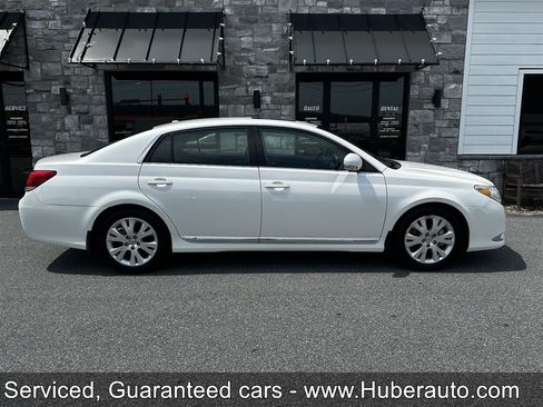 Used 2011 Toyota Avalon FWD image 9