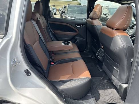 Certified 2025 Subaru Forester Touring w/ Popular Package - Touring AWD/4WD image 17