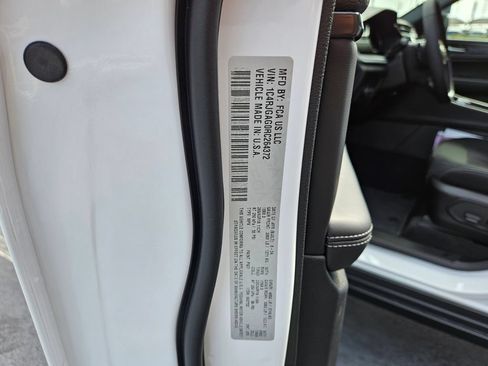 New 2024 Jeep Grand Cherokee Laredo X w/ Luxury Tech Group I RWD image 14