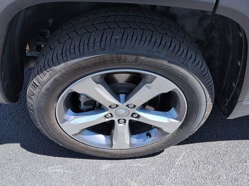 Used 2021 Jeep Grand Cherokee L Limited AWD/4WD image 9