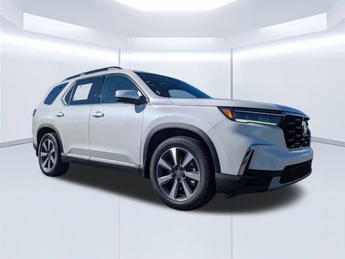 Used 2024 Honda Pilot Elite image 1