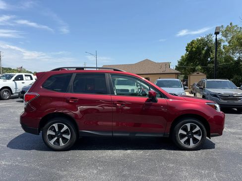 Used 2017 Subaru Forester 2.5i Premium AWD/4WD image 7