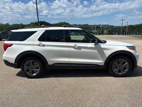Certified 2024 Ford Explorer XLT w/ Equipment Group 202A AWD/4WD image 5