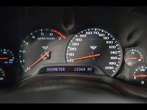 Used 2000 Chevrolet Corvette Coupe w/ Roof Pkg RWD image 15