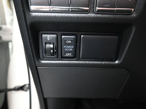 Used 2016 INFINITI QX80 4WD w/ Driver's Assistance Package image 21