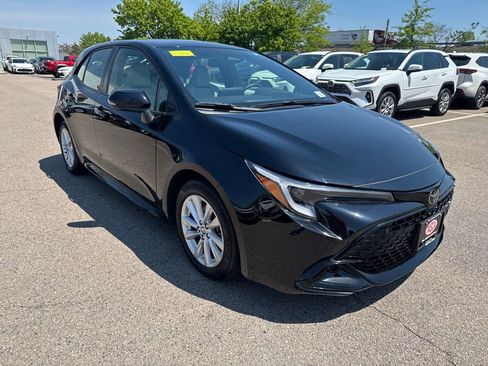 Used 2025 Toyota Corolla SE w/ SE Package FWD image 10