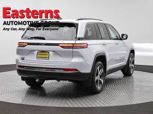 Used 2022 Jeep Grand Cherokee Limited 4xe w/ MOPAR Finishing Package AWD/4WD image 5