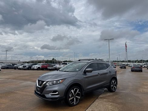 Used 2022 Nissan Rogue Sport SL FWD image 9