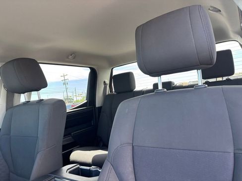 Used 2022 Toyota Tundra SR5 AWD/4WD image 12