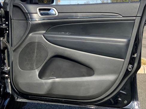 Used 2021 Jeep Grand Cherokee Limited w/ Trailer Tow Group IV image 21