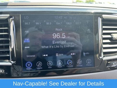 Used 2017 Chrysler Pacifica Touring-L Plus FWD image 12