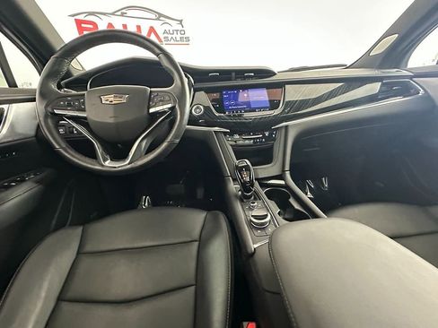 Used 2023 Cadillac XT6 Premium Luxury image 15