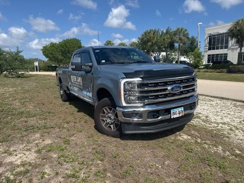 Used 2023 Ford F350 Lariat w/ Lariat Ultimate Package image 3