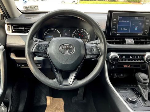 Used 2021 Toyota RAV4 XLE w/ Convenience Package image 17