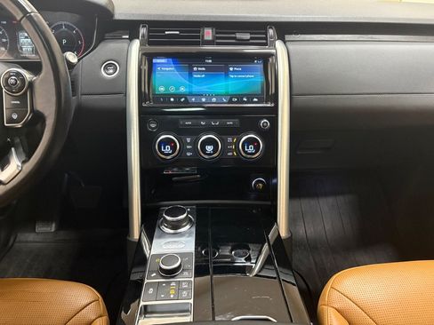 Used 2018 Land Rover Discovery HSE AWD/4WD image 27