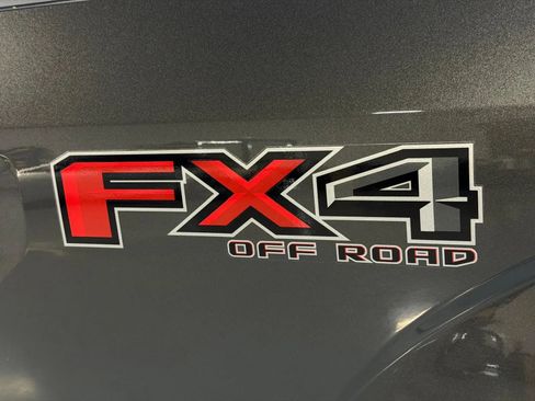 Used 2015 Ford F150 Platinum w/ Equipment Group 701A Luxury AWD/4WD image 13
