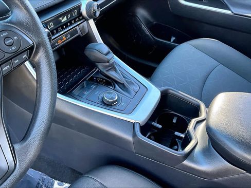 Used 2025 Toyota RAV4 XLE AWD/4WD image 16