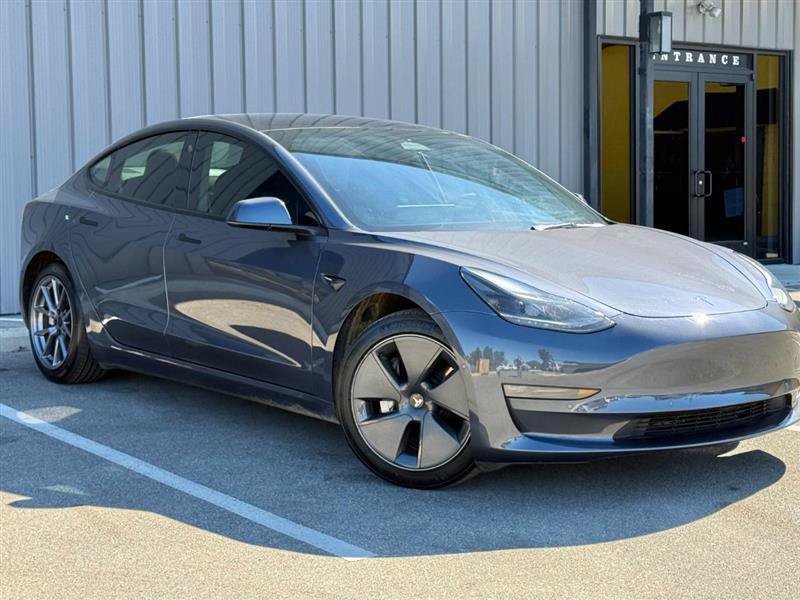 Used 2022 Tesla Model 3 Long Range AWD/4WD image 3