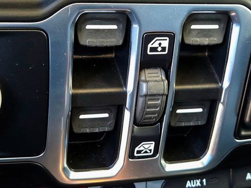 Used 2021 Jeep Wrangler Unlimited Rubicon w/ LED Lighting Group image 18