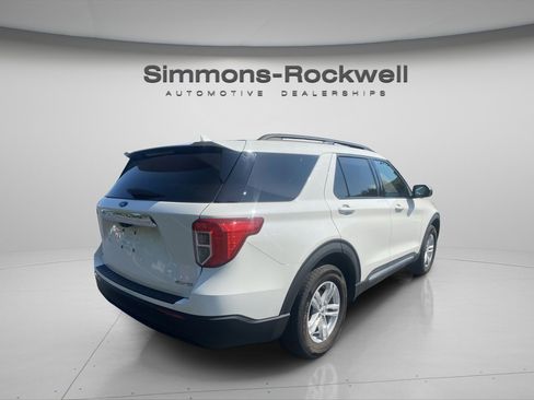 Used 2022 Ford Explorer XLT image 5