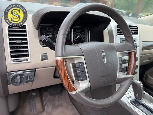 Used 2010 Lincoln MKX AWD image 22