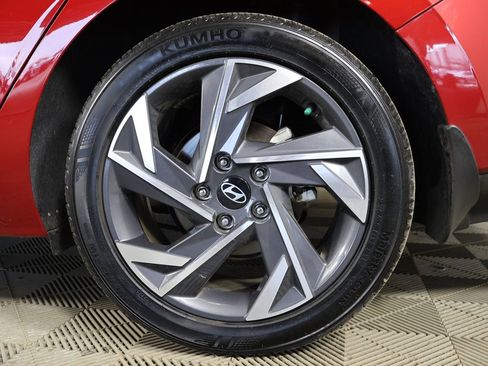 Used 2025 Hyundai Elantra Sport FWD image 18