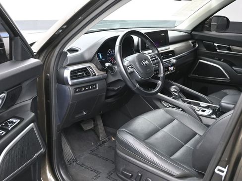 Used 2021 Kia Telluride EX w/ EX Premium Package FWD image 11