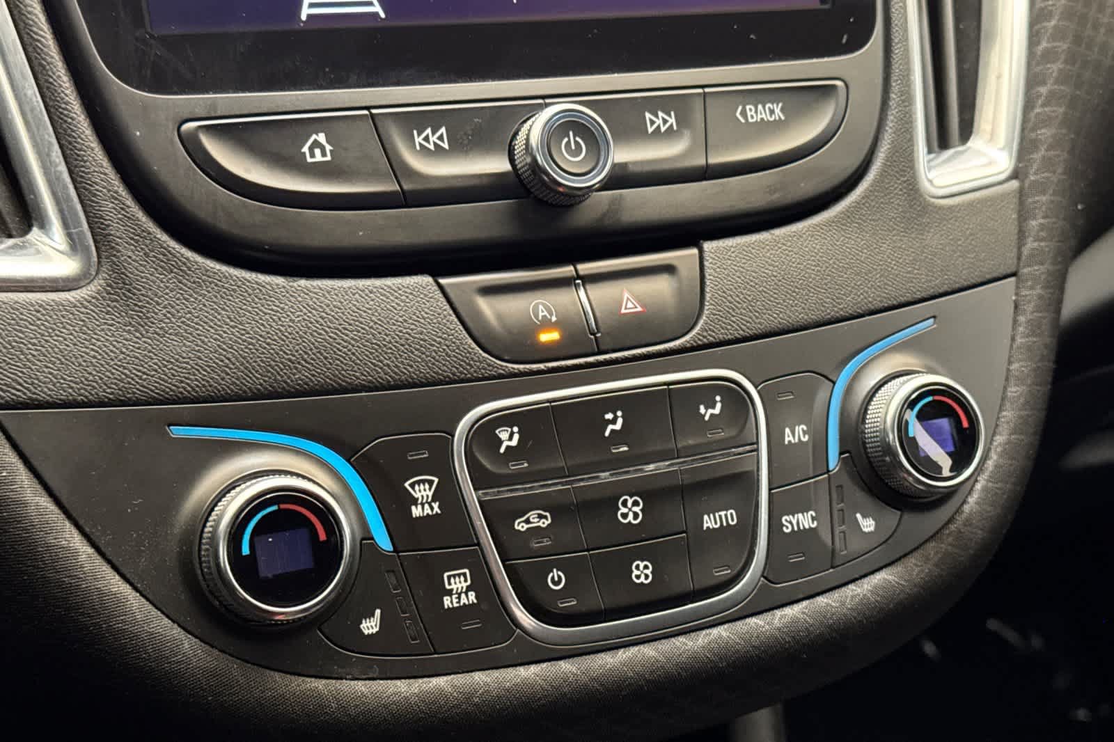 Used 2020 Chevrolet Malibu LT FWD image 21