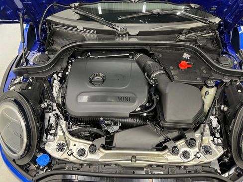 Certified 2025 MINI Cooper 2-Door Hardtop image 25