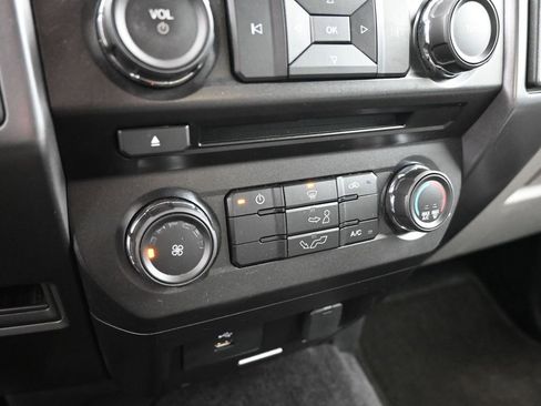 Used 2017 Ford F150 XLT image 14