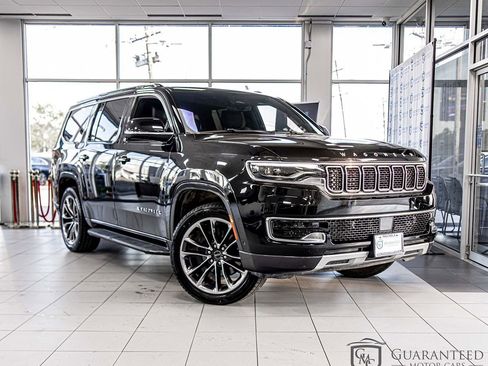 Used 2022 Jeep Wagoneer Series II w/ Premium Group I AWD/4WD image 3