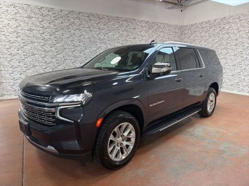 Used 2023 Chevrolet Suburban Premier AWD/4WD image 3