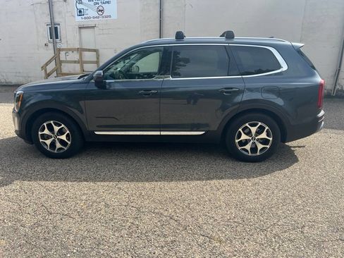 Used 2020 Kia Telluride EX w/ Towing Package AWD/4WD image 3
