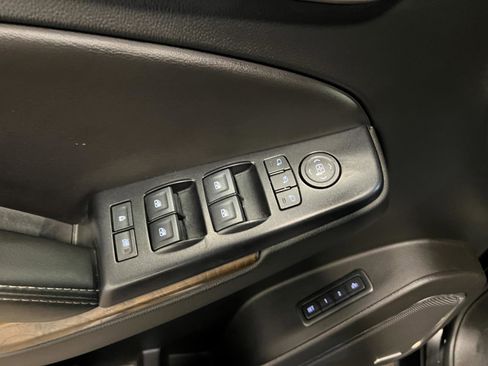 Used 2018 GMC Yukon XL Denali w/ Denali Ultimate Package AWD/4WD image 25