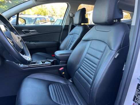 Used 2023 Kia Sportage SX image 18
