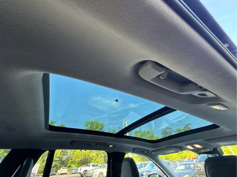 Used 2023 Volvo XC90 B6 Ultimate w/ Lounge Package image 25