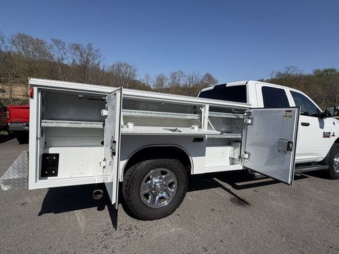 Used 2018 RAM 3500 Tradesman w/ Chrome Appearance Group image 8