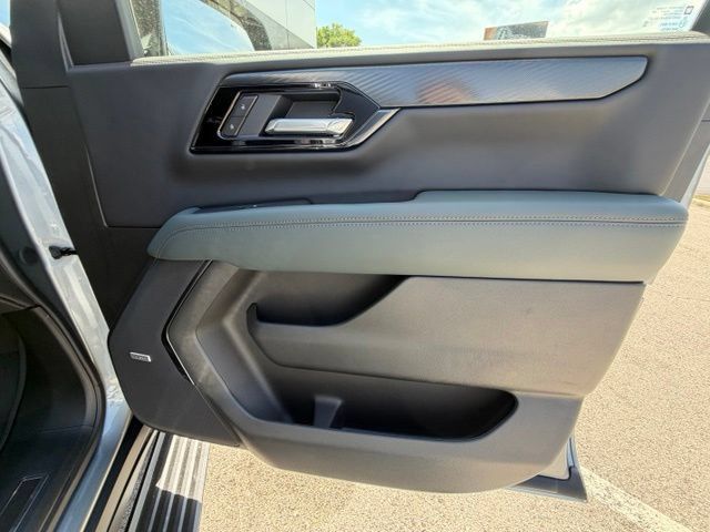 New 2026 GMC Yukon XL AT4 w/ AT4 Premium Plus Package AWD/4WD image 22