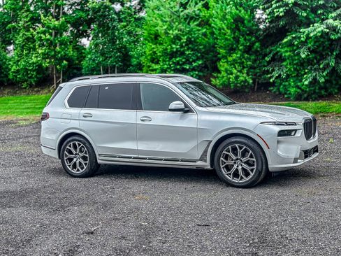 Used 2024 BMW X7 xDrive40i image 11