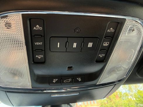 Used 2016 Jeep Grand Cherokee Limited w/ Luxury Group II AWD/4WD image 27
