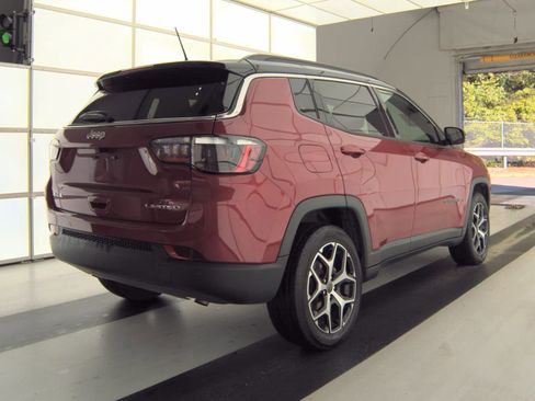 Used 2025 Jeep Compass Limited AWD/4WD image 4