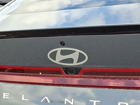 Used 2025 Hyundai Elantra Sport image 30