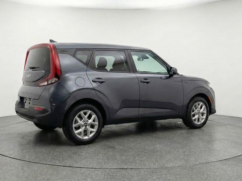 Used 2025 Kia Soul LX w/ LX Technology Package image 9