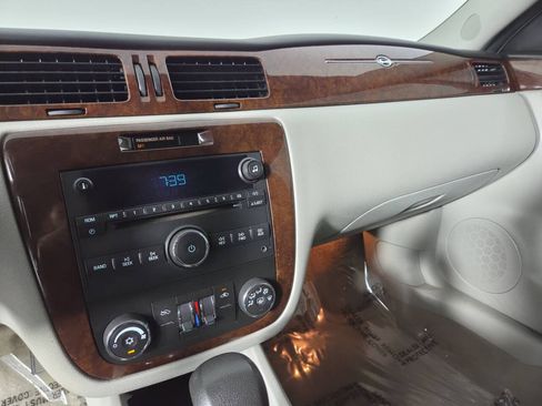 Used 2011 Chevrolet Impala LT FWD image 23