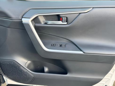 Used 2019 Toyota RAV4 Limited w/ Advanced Technology Package AWD/4WD image 26